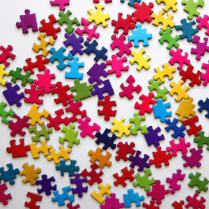 Multi coloured jigsaw pieces