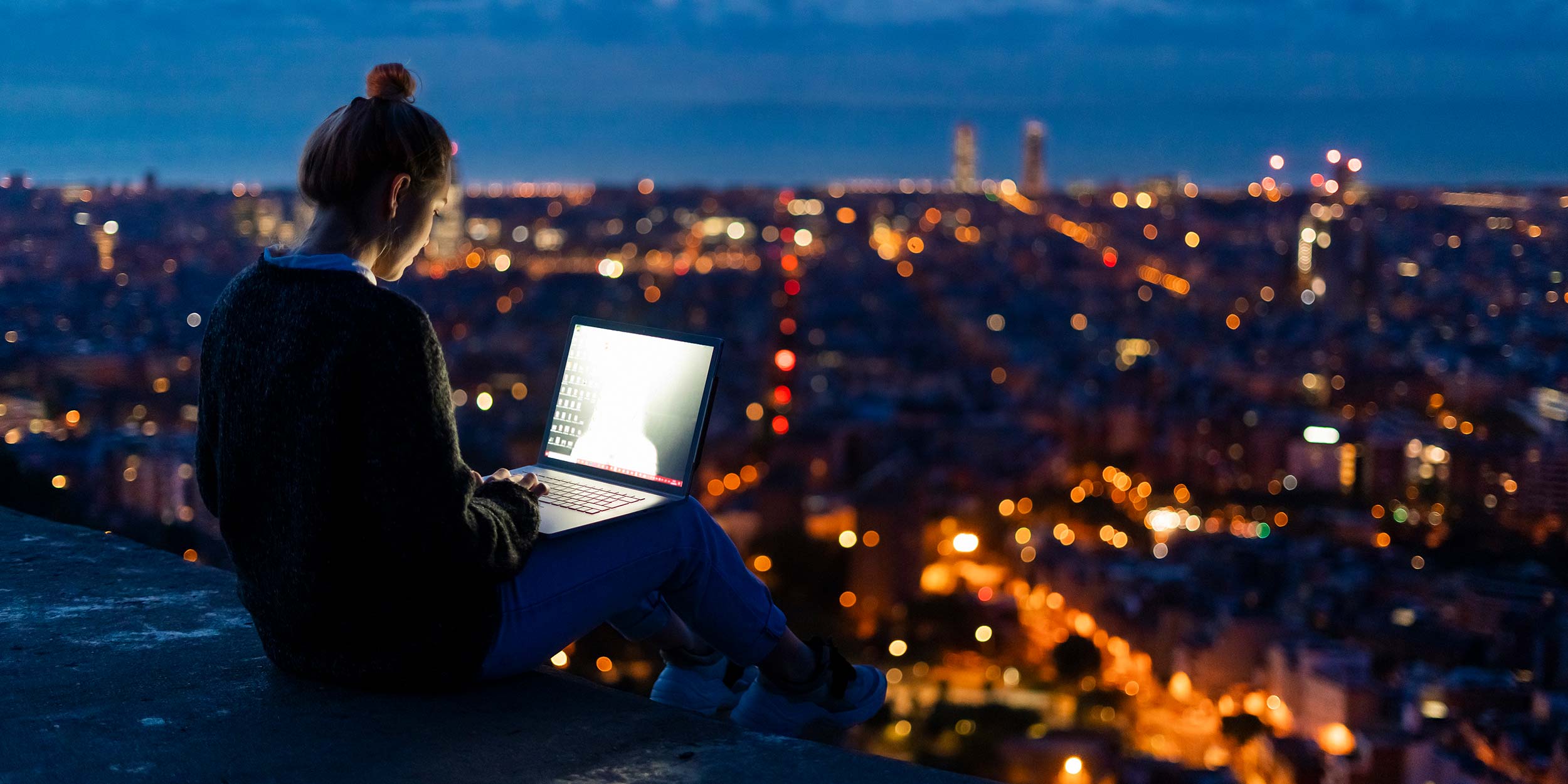 girl with laptop