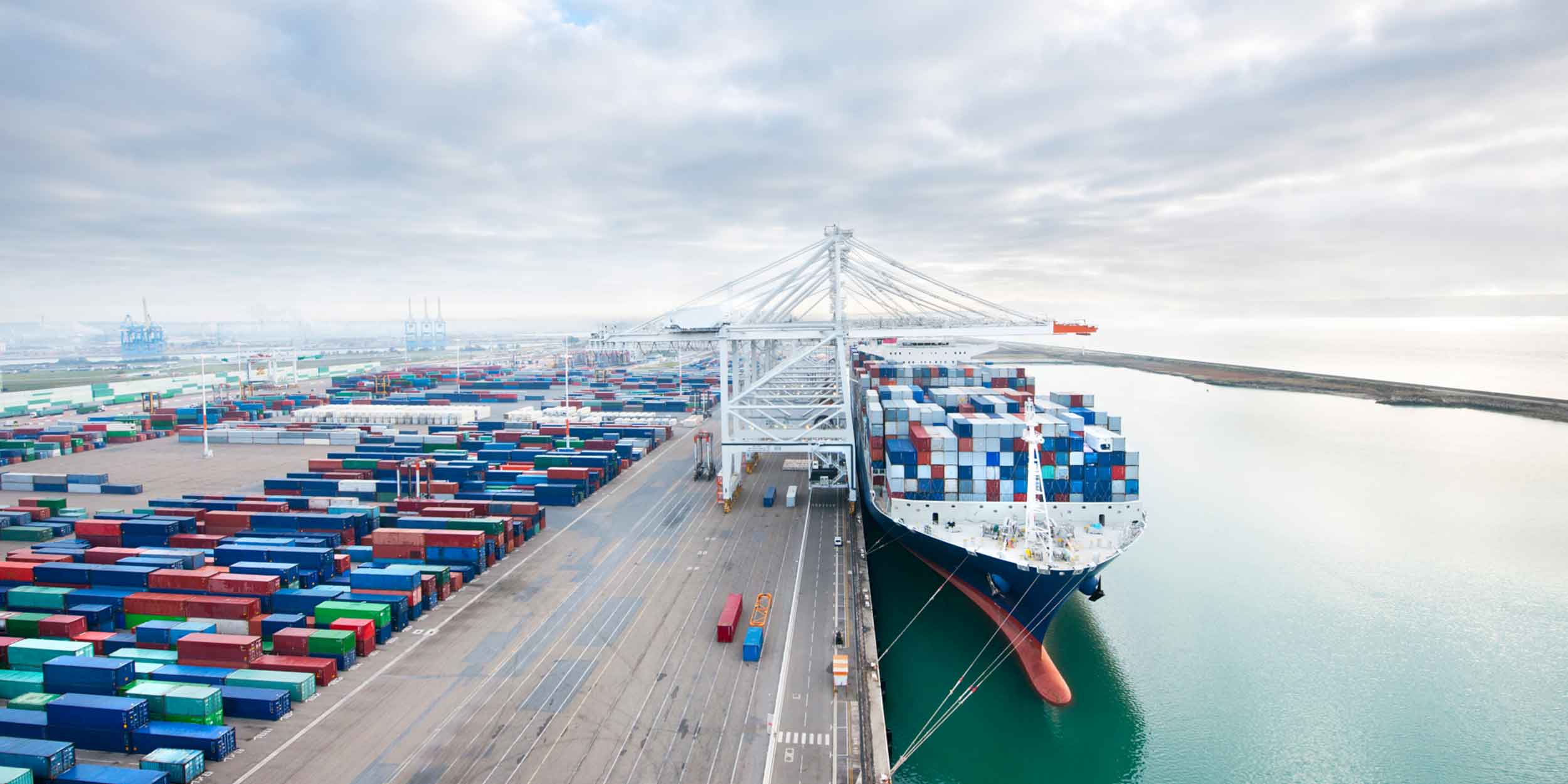 Containers ship in Havre port