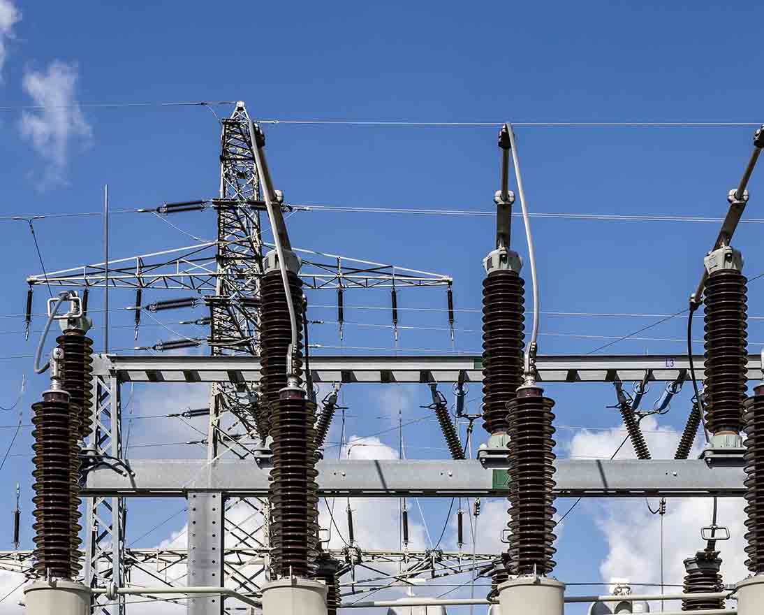 Insulation at an electric transformer station
