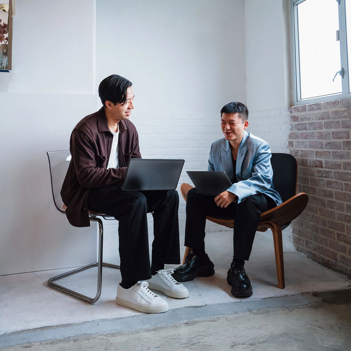 Group of people clapping