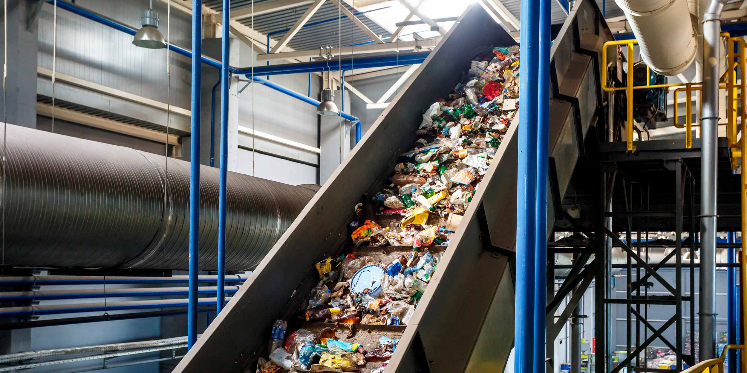 Moving conveyor transporter on modern waste recycling processing plant